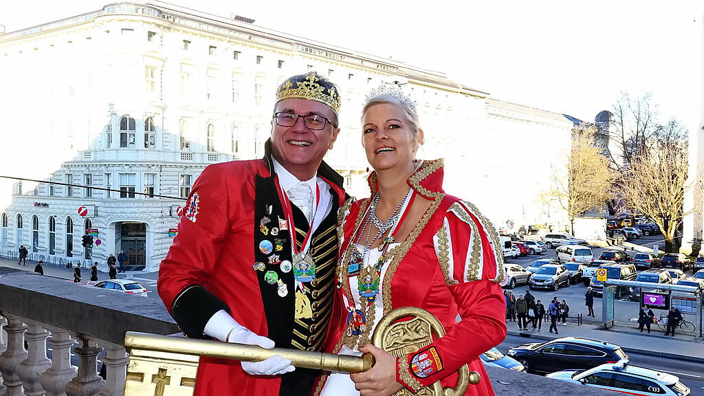 Salzburger Faschingsgilde "stürmt" Schloss Mirabell