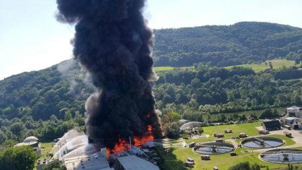 Der Großbrand wurde erst am Sonntag halbwegs unter Kontrolle gebracht