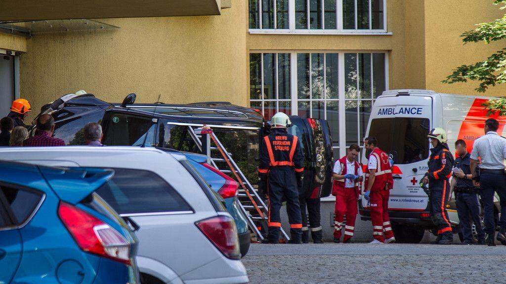 Pkw-Überschlag in Privatklinik
