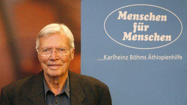 Karlheinz Böhm wird in Salzburg beerdigt.