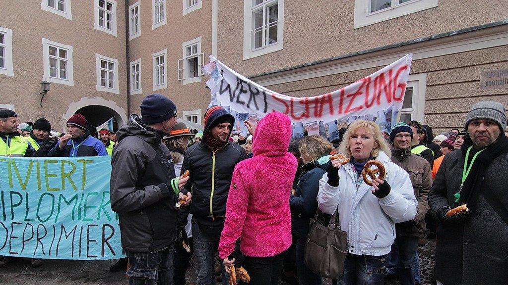 Protestmarsch zum Chiemseehof