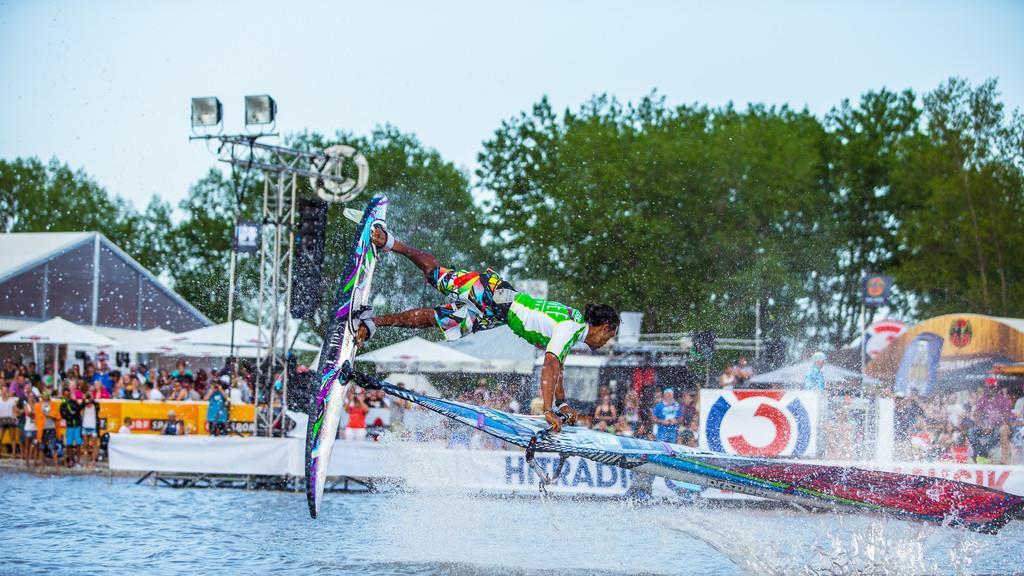 Erstes Surf Worldcup-Wochenende in Podersdorf