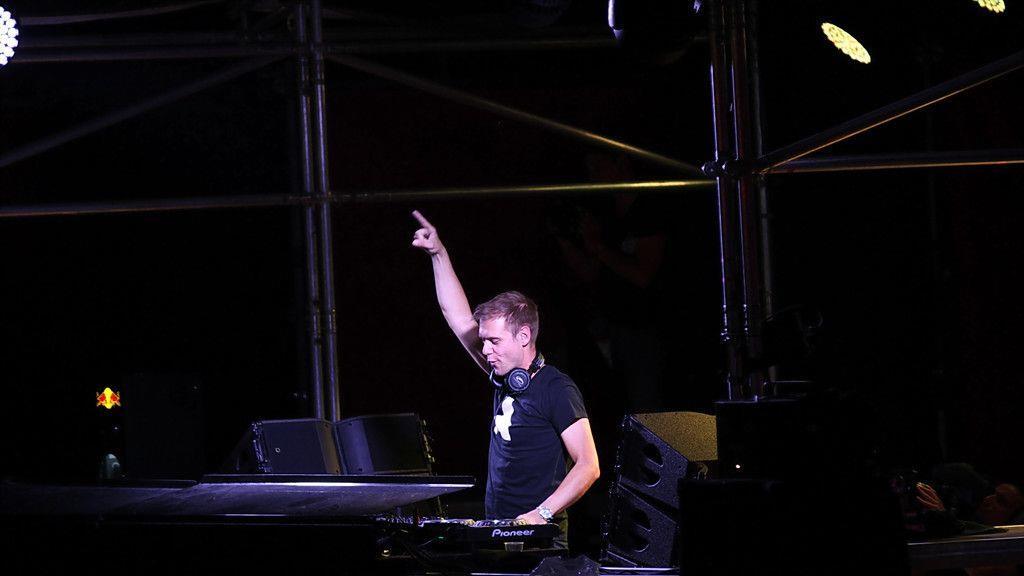 Electric Love Festival 2016: Tag 2, V