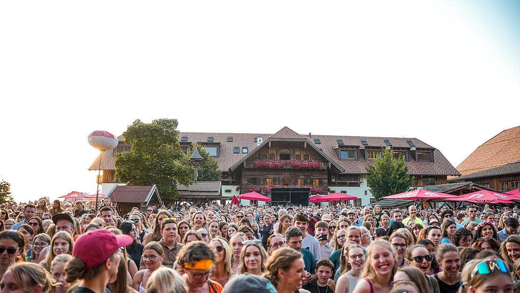 Alvaro Soler Konzert im Gut Aiderbichl