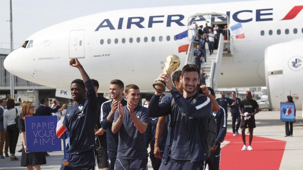 Weltmeister in Paris empfangen