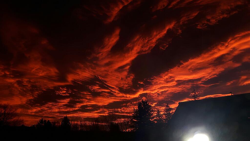 Wundersch\u00f6ner Sonnenaufgang \u00fcber Salzburg III