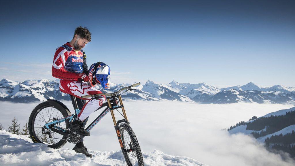 Mountainbiker Max Stöckl bezwingt die Streif