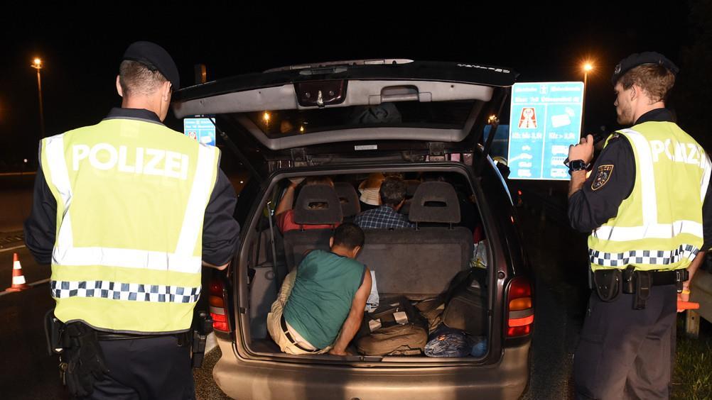 Flüchtlinge: Schwerpunktkontrollen in Nickelsdorf
