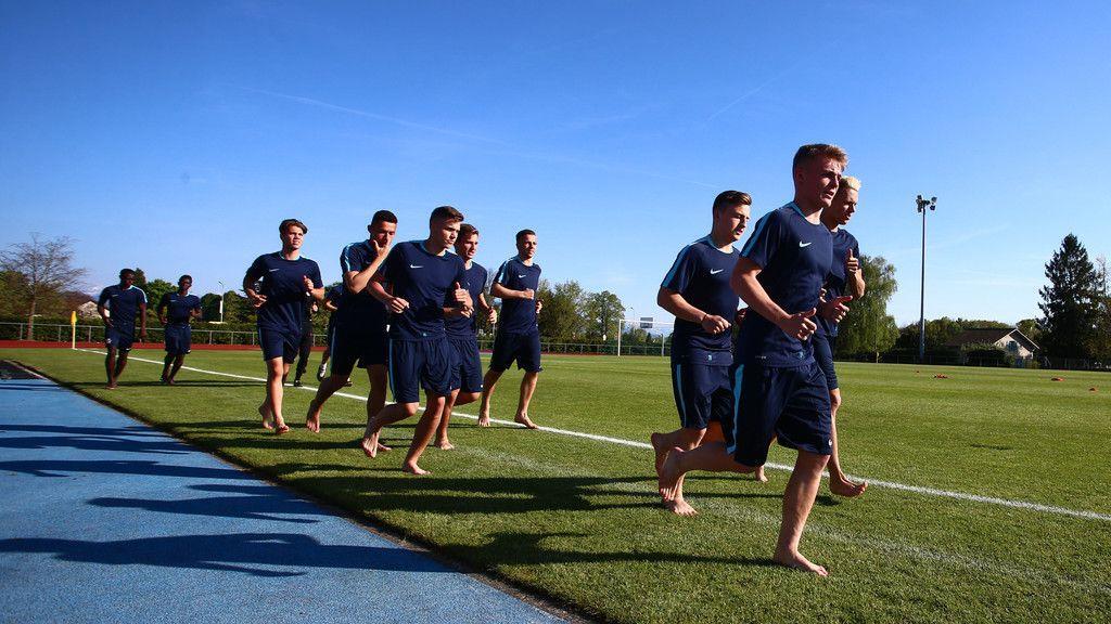 Training und Entspannung vor Youth-Legaue-Finale