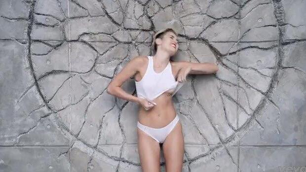 Fotos aus "Wrecking Ball"