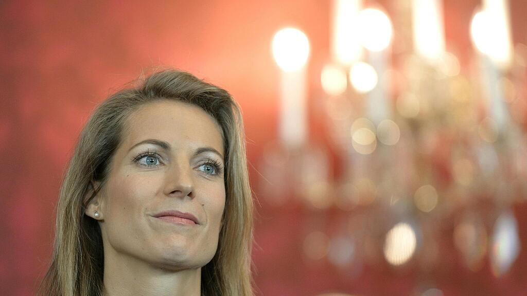 SB, Minister, Übergangsregierung
