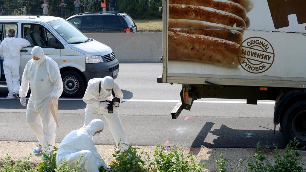 Leichen in Schlepperfahrzeug auf A4