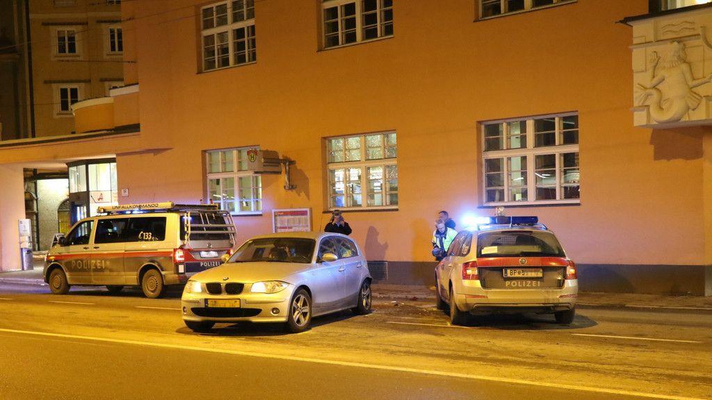 Streifenwagen crasht bei Kiesel