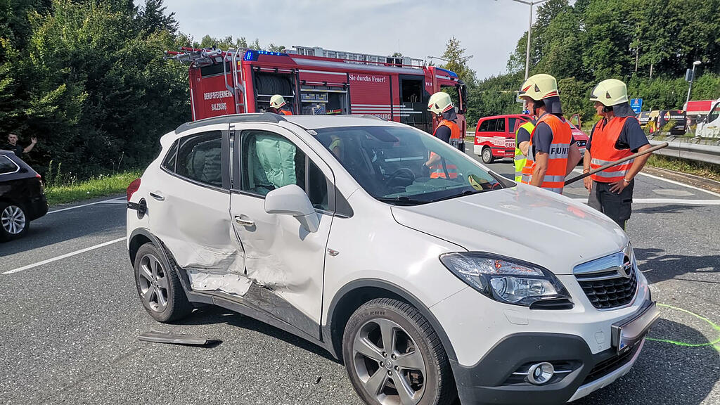 Kreuzungscrash auf Salzburger Landstraße