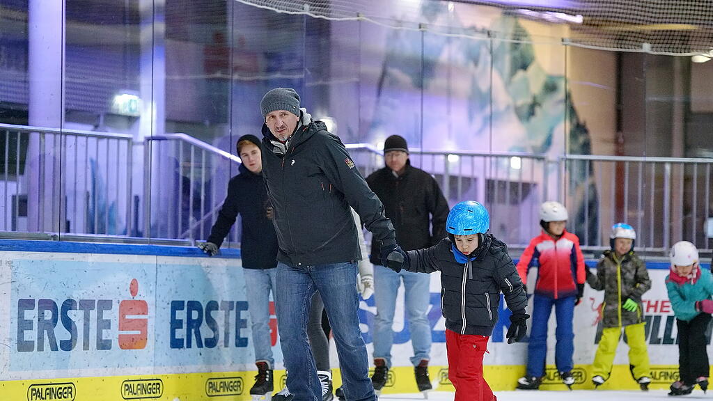 20181224_FMT_Eislaufen_am_Weinachtstag_KJ_026.JPG