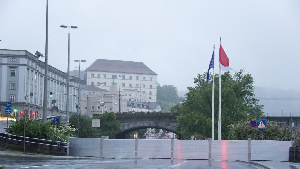 Linz: Donaulände überflutet