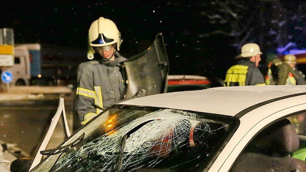Schwerer Crash auf B306