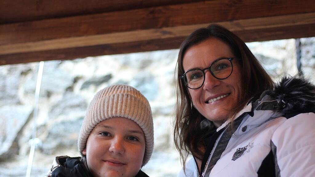 Winterzauber Burg Finstergr\u00fcn