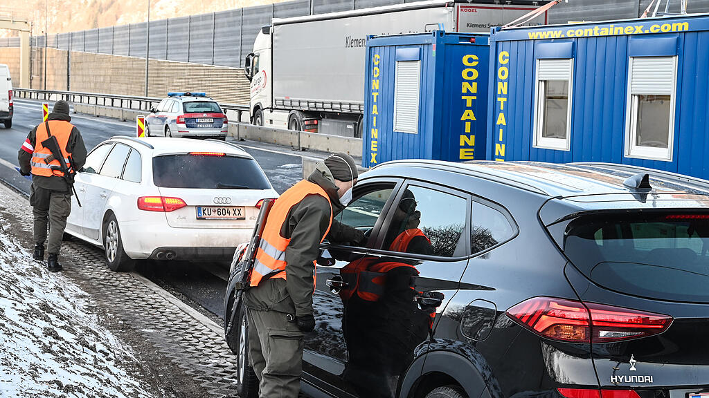 Tirol-Sperrzone: Kontrollen in Kufstein