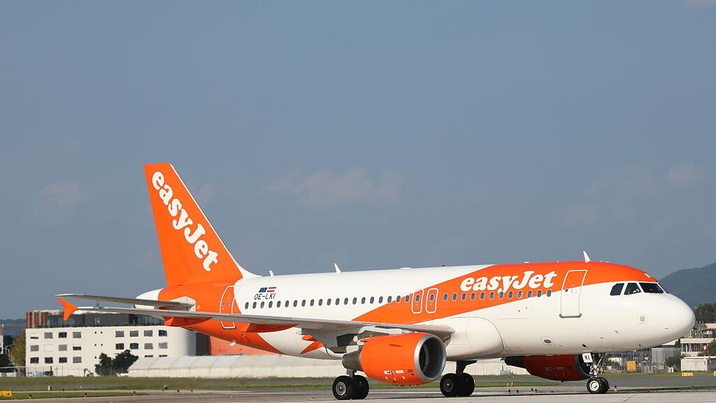 Erster Flug von Salzburg nach Barcelona
