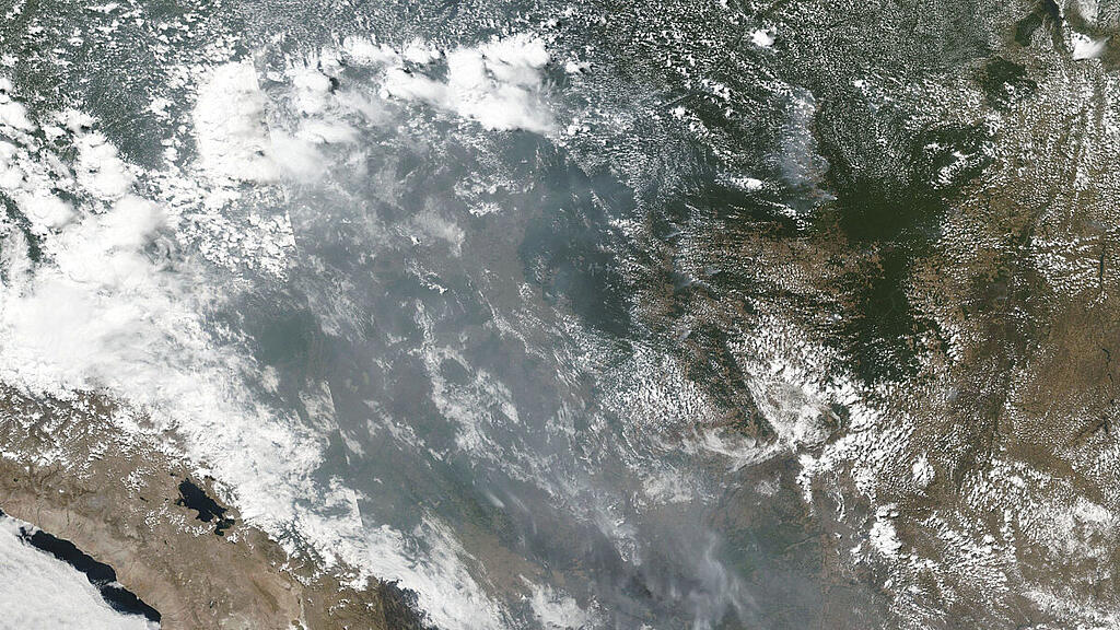 Satellitenaufnahme zeigt Rauch von Bränden über Südamerika