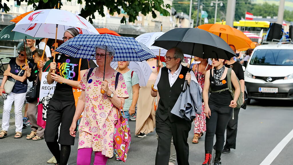 Umbrella March 2022 Salzburg