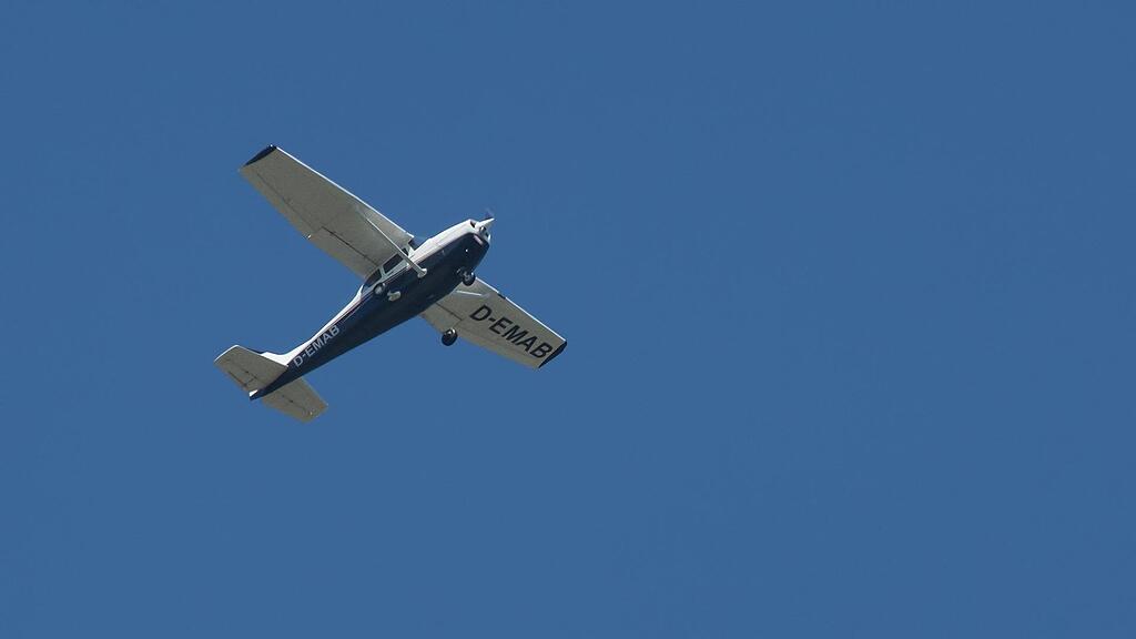 plane-gb80d3bc30_1920.jpg