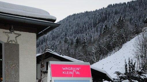 Erste Wahllokale geöffnet