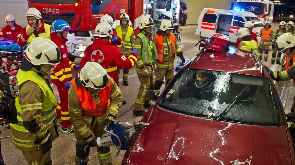 Feuertaufe: Großübung im Lieferinger Tunnel