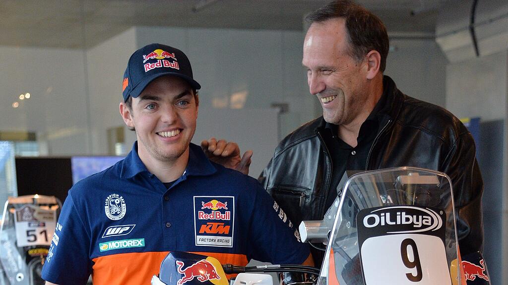 Walkner und sein Mentor Heinz Kinigadner während einem Pressegespräch vor der Rallye Dakar 2015.