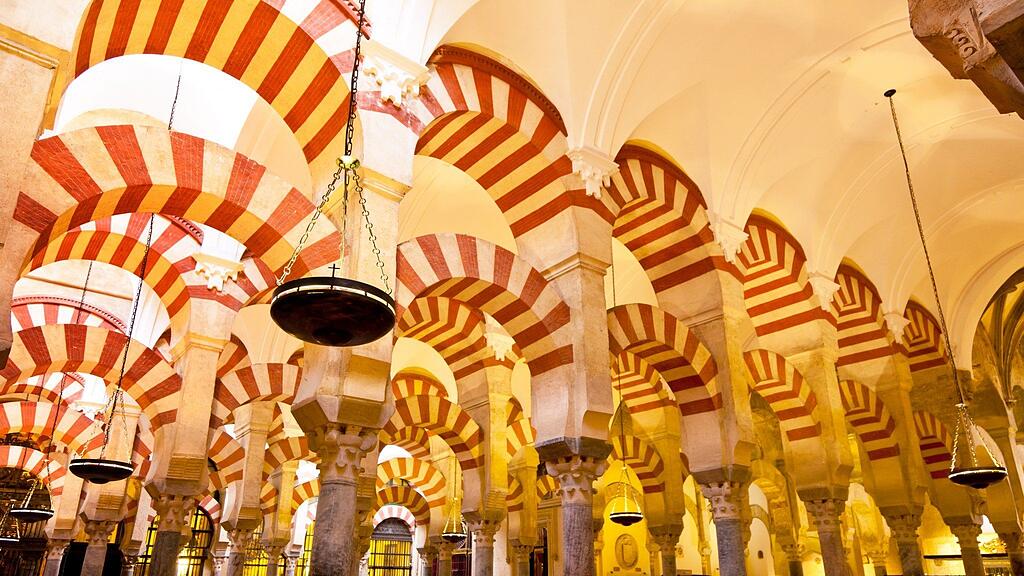 Mezqita seit 800 Jahren im Eigentum der katholischen Kirche.