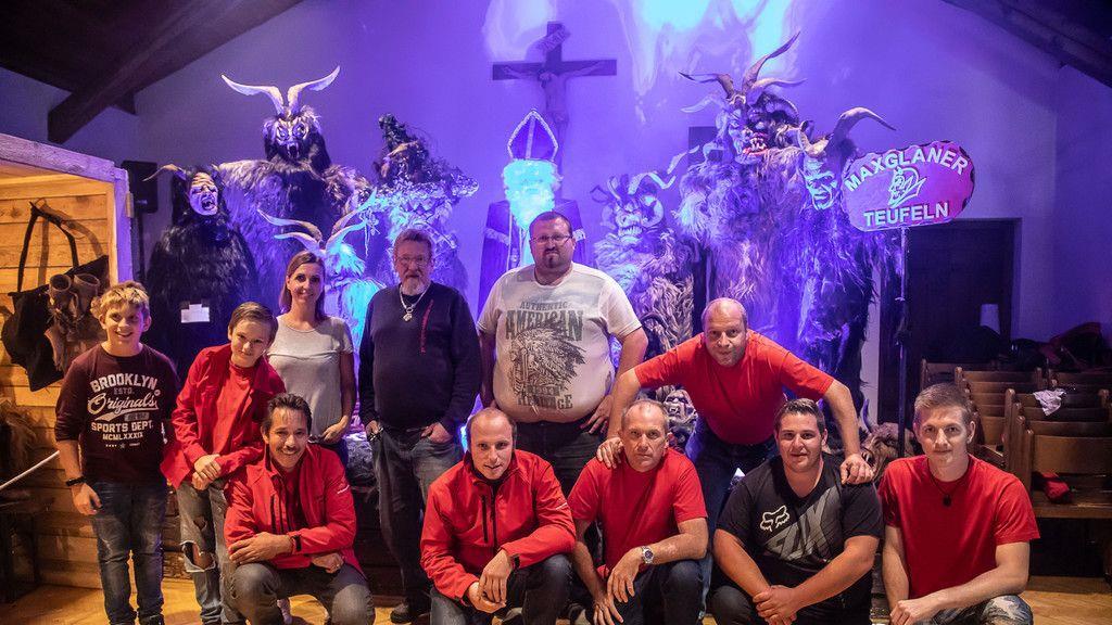 Bilder der Maskenausstellung