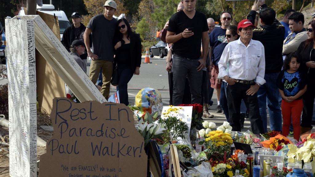 Paul Walker stribt bei Unfall: Unfallfotos