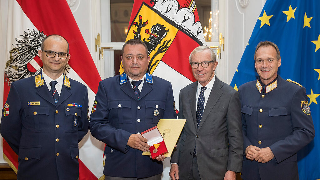 Wasserretter und Wasserretterinnen in Landesresidenz