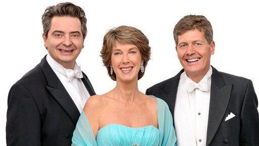Die Opernballkleider 2014 von Mirjam Weichselbraun und Barbara Rett