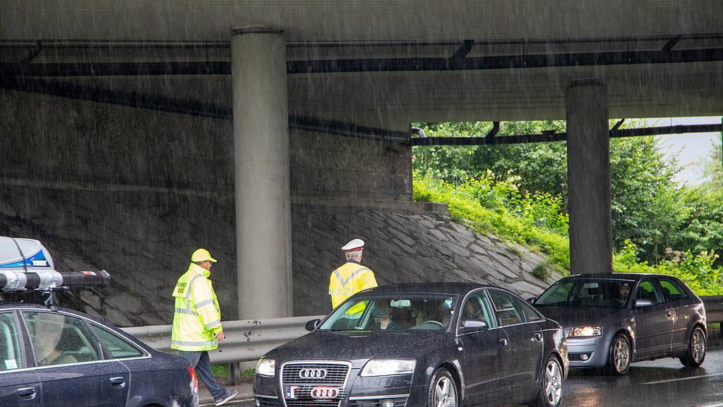 Abfahrtssperren, A10, Stau, Reiseverkehr, B159
