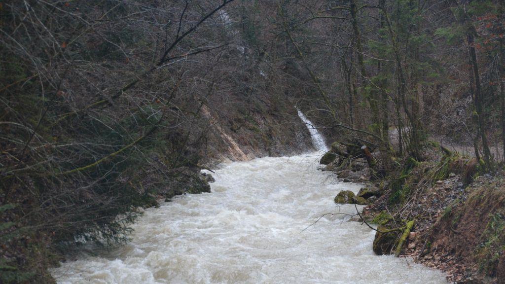 Glasenbachklamm: Hoher Pegel