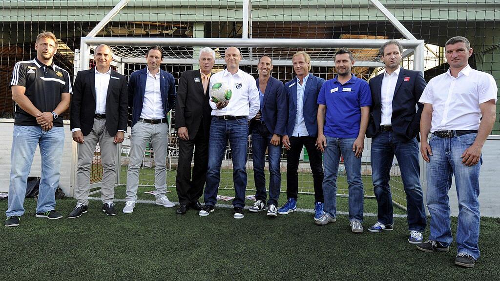 v.l.n.r Trainer der Bundesliga Mannschaften Zoran Barisic (Rapid), Darko Milanic (Sturm Graz), Roger Schmidt (Salzburg), Toni Polster (Admira), Slobodan Grubor (WAC), Adi Hütter (Grödig), Heimo Pfeifenberger (Wr Neustadt), Nenad Bjelica (Austria Wien), Roland Kirchler (Wacker Innsbruck) und Michael Angerschmid (Josko Ried) nach der Pressekonferenz am Montag.