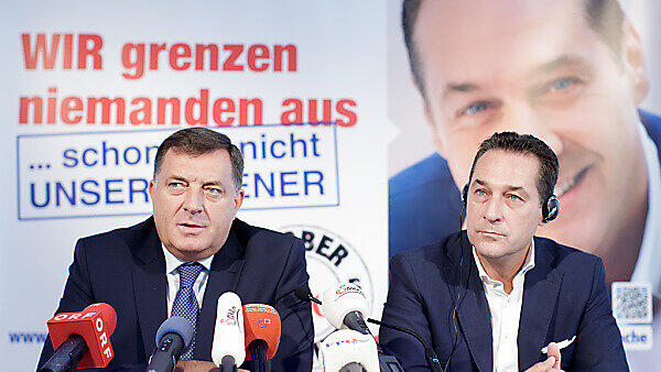 Dodik (l.) holte sich Rückendeckung von Vizekanzler Strache