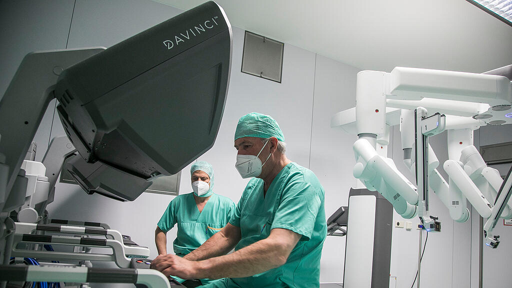 Österreichs modernster OP-Roboter DaVinci Xi