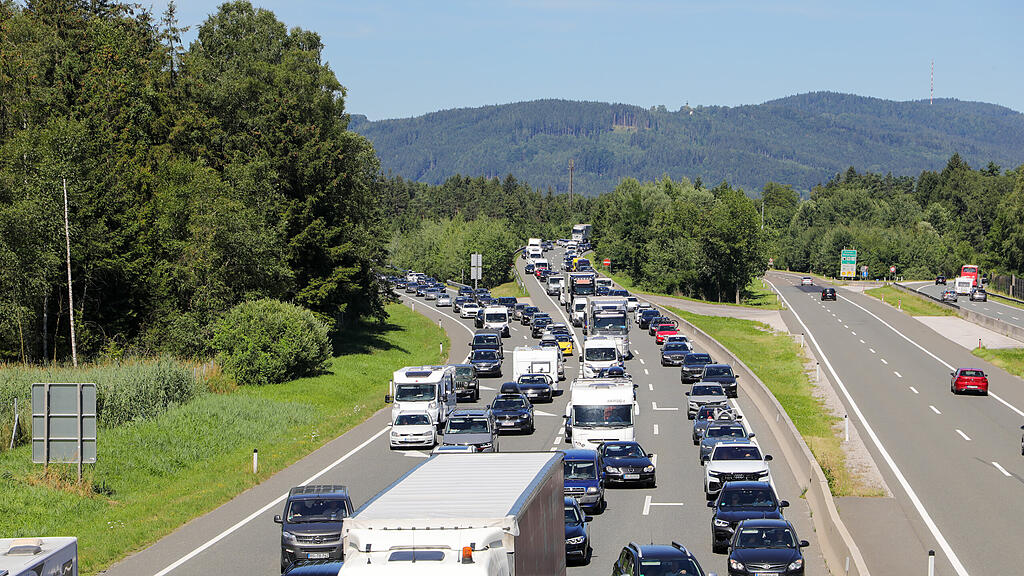 stau a1 a10 reiseverkehr