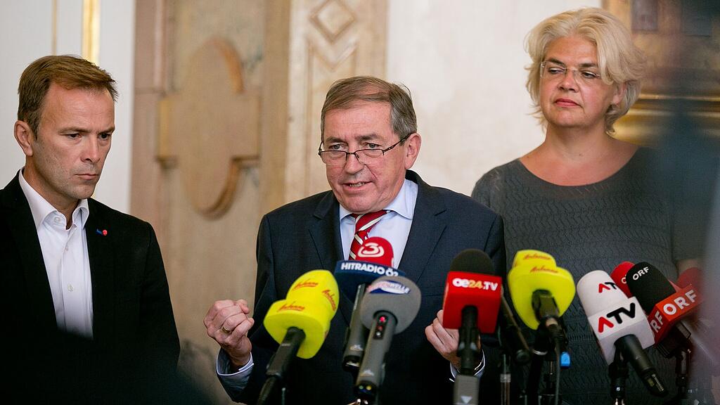 Die Reaktionen im Netz auf Schadens Rücktritt sind durchwachsen.