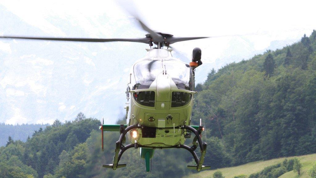 Bergsteiger stürzt in Kluft
