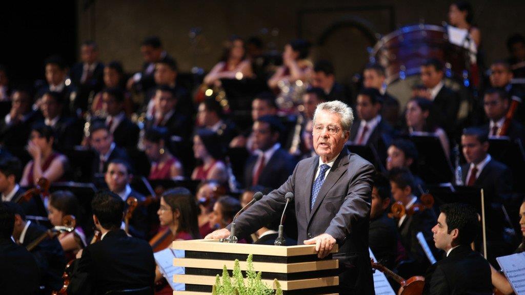 BP Fischer erklärt Festspiele für eröffnet