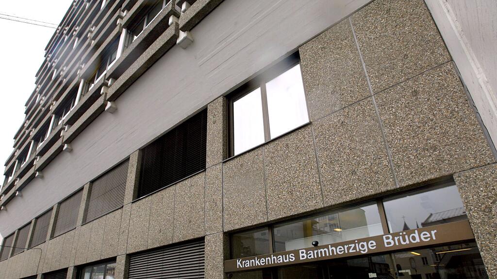 Das Krankenhaus schickte die Frau mit starken Kopfschmerzen wieder nach Hause.