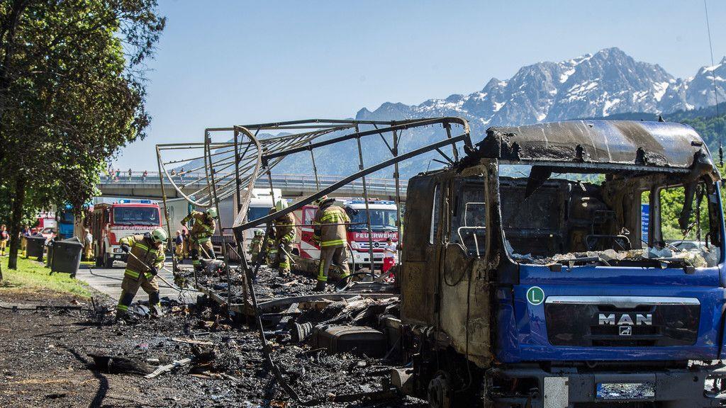 Lkw-Vollbrand auf A10 bei Hallein