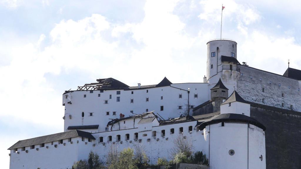 Sturm beschädigt Festung: Bilder von der Festung