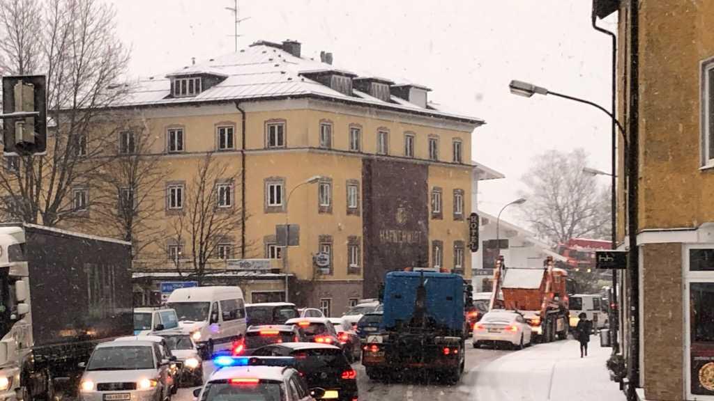 Stau in Hallein