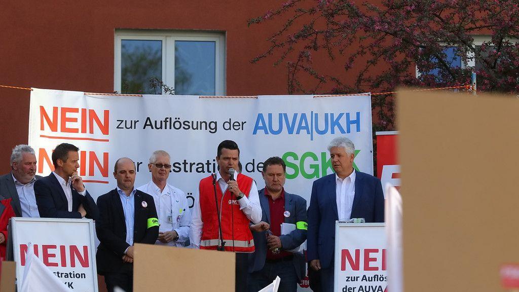 1.500 Teilnehmer bei Kundgebung vor AK Salzburg