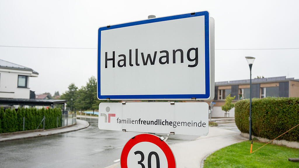 Gemeinde Hallwang, Ortsschild